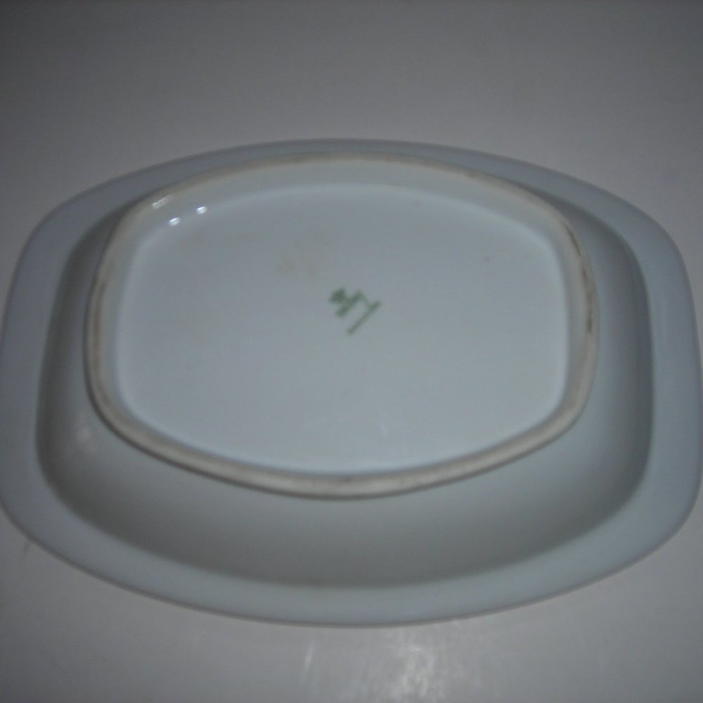 SOLD...T K THUN antique vegetable BOWL #THU244,oval shape - Picture 2 of 3